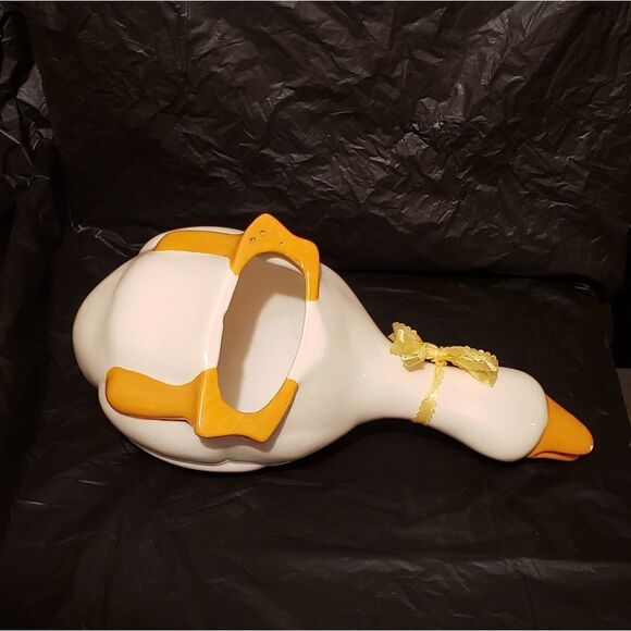 Vintage Pair of Large Porcelain Ducks w/Floral Design - Picture 11 of 11